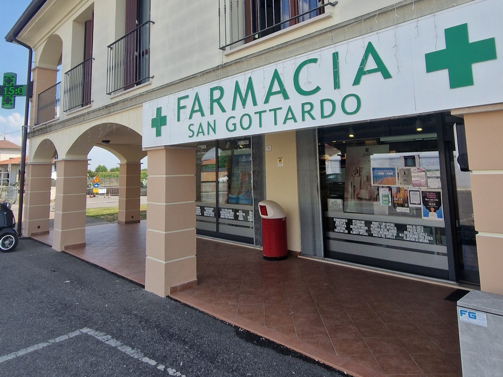 Esterno della Farmacia S. Gottardo a Trenzano
